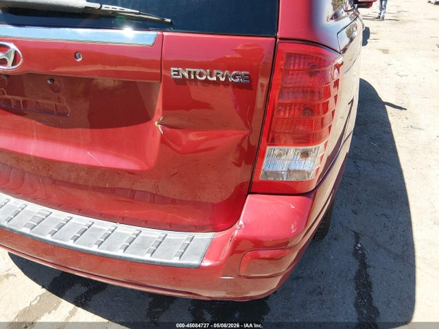 Hyundai Entourage