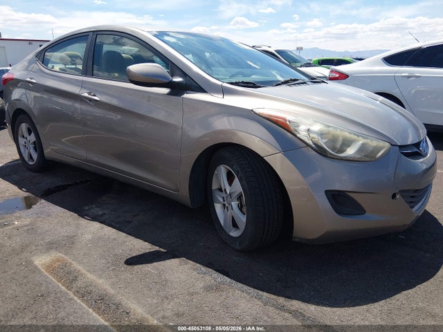Salvage Hyundai ELANTRA Image