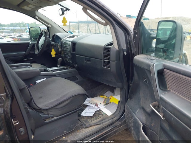 Nissan Titan Sv