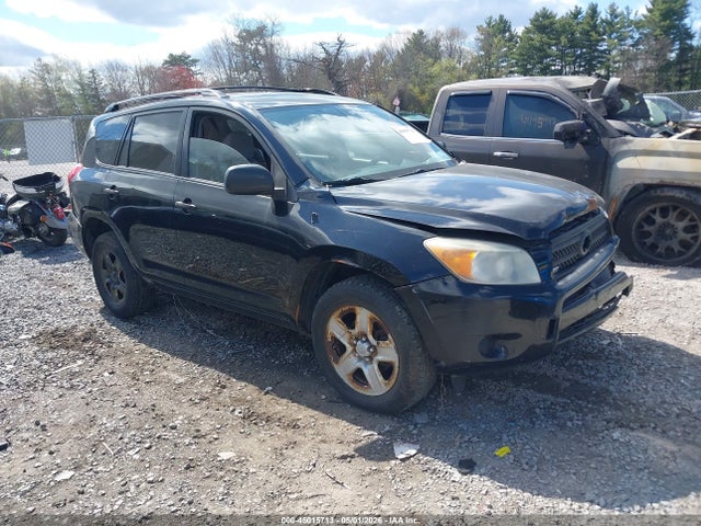 Salvage Toyota RAV4 Image