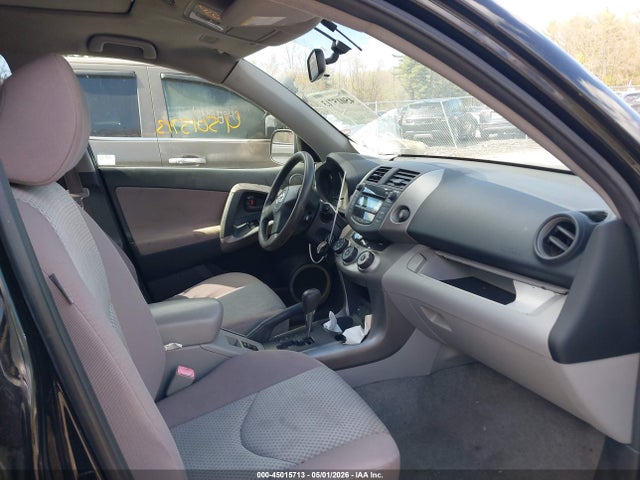 Toyota RAV4 Base V6