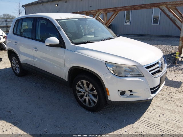 Salvage Volkswagen Tiguan Image
