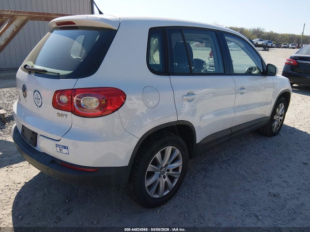 Volkswagen Tiguan S