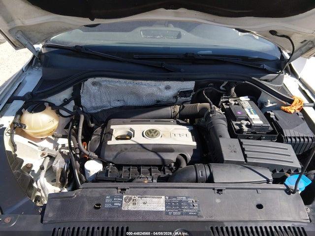 Volkswagen Tiguan S