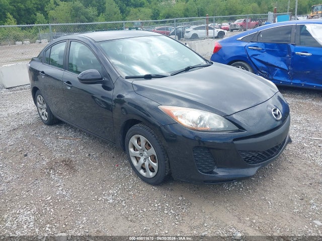 Salvage Mazda Mazda3 Image