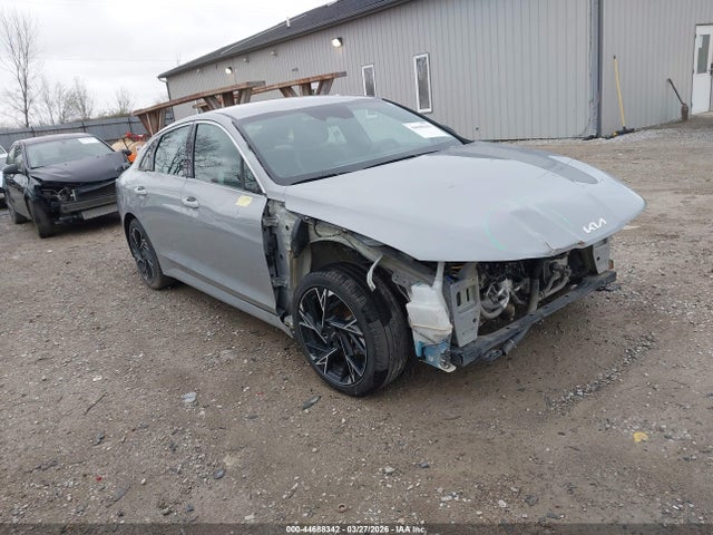 Salvage Kia K5 Image