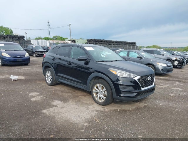 Salvage Hyundai TUCSON Image