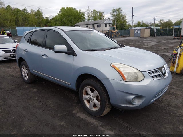 Salvage Nissan Rogue Image