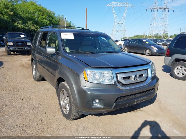 Salvage Honda Pilot Image