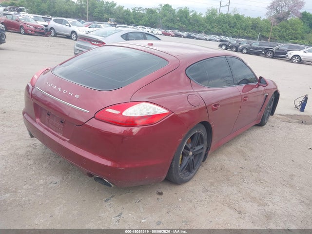 Porsche Panamera 4