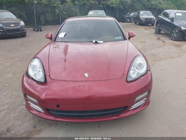 Porsche Panamera 4
