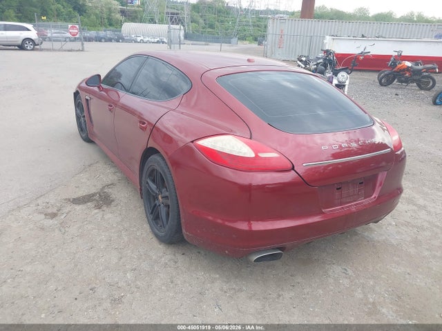 Porsche Panamera 4