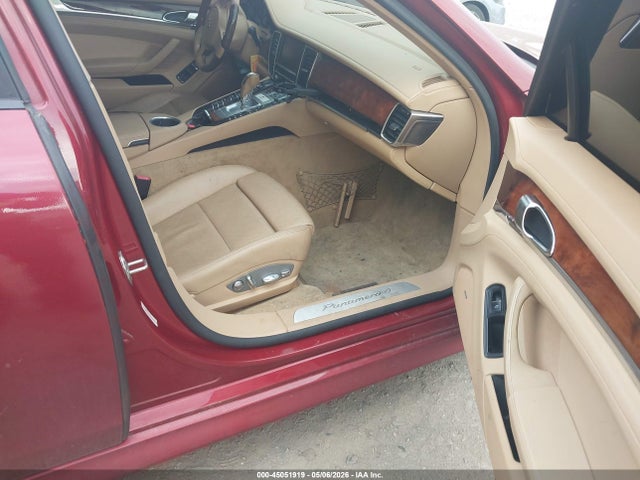 Porsche Panamera 4
