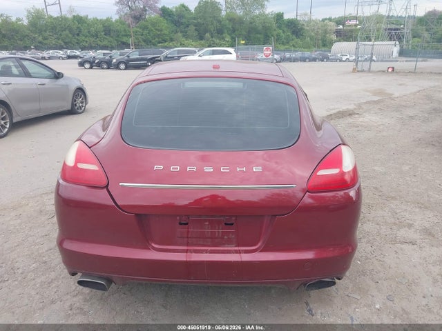 Porsche Panamera 4