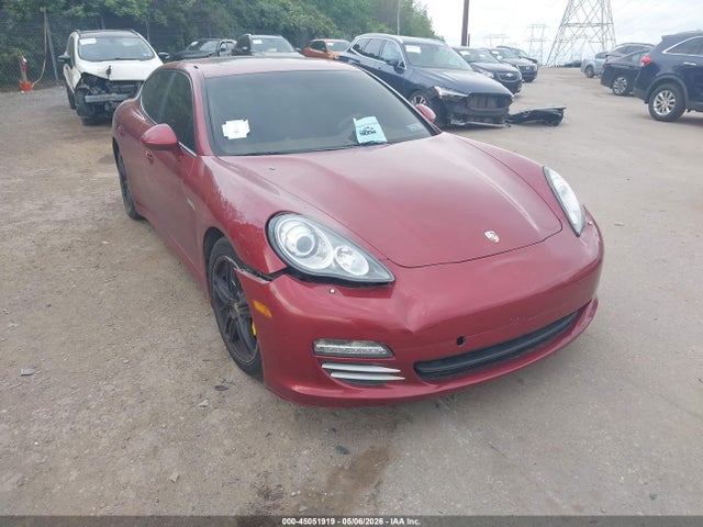 Salvage Porsche Panamera Image