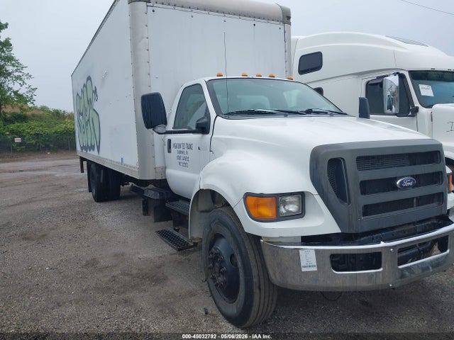 Salvage Ford F-750 Image