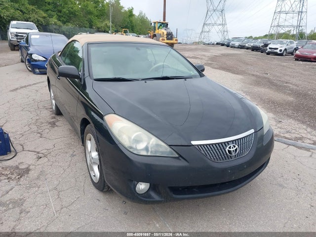 Salvage Toyota Camry Image