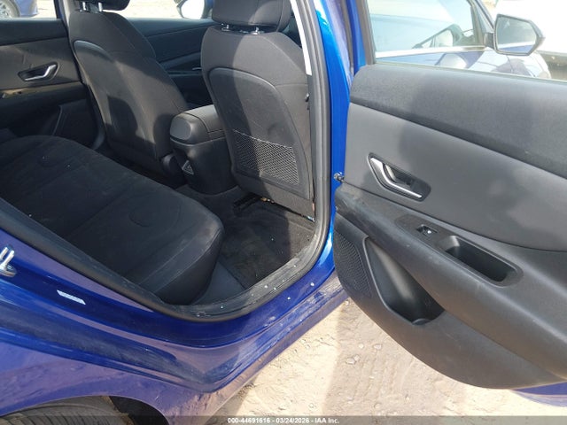 Hyundai ELANTRA Sel