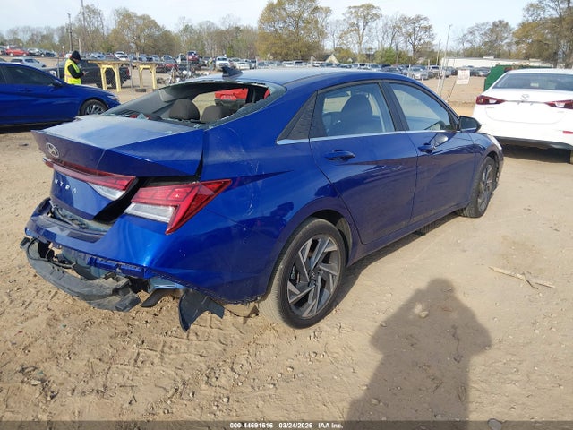 Hyundai ELANTRA Sel