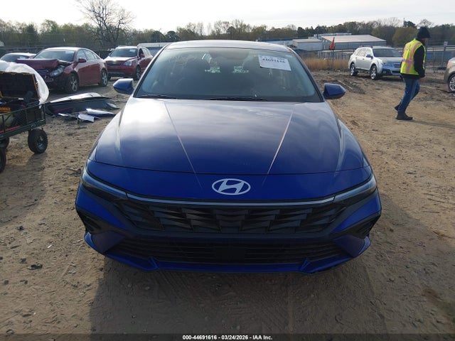 Hyundai ELANTRA Sel