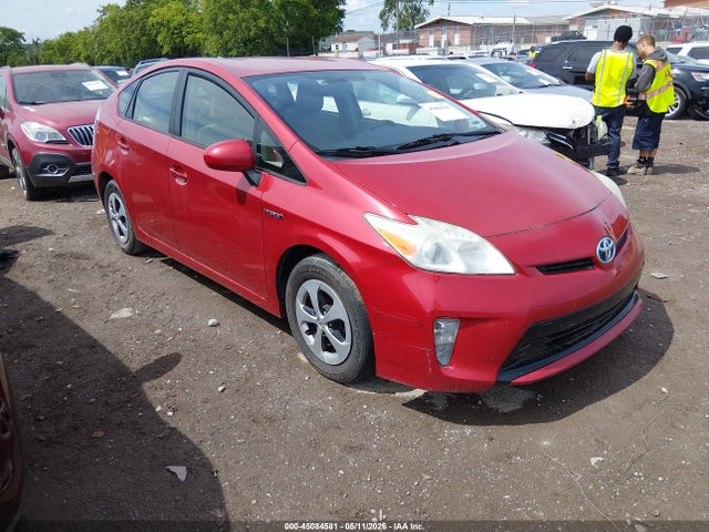 Salvage Toyota Prius Image