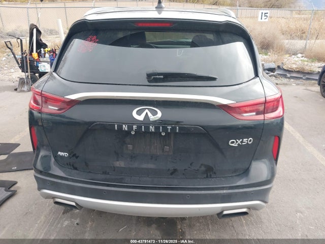 INFINITI Qx Luxe Awd