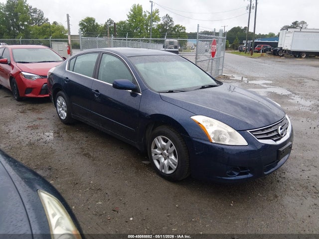 Salvage Nissan Altima Image