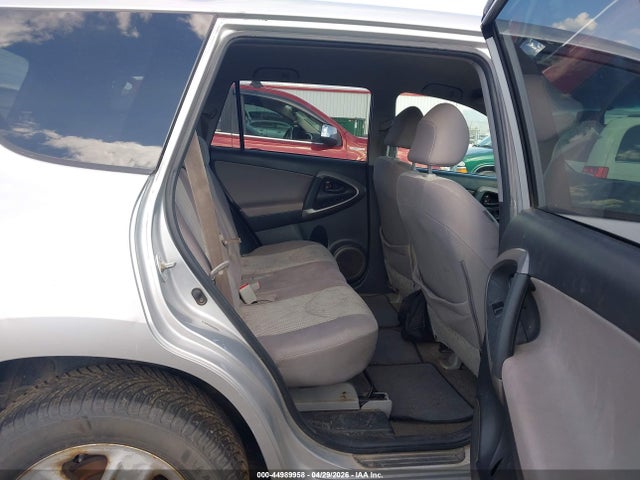 Toyota RAV4 Base V6