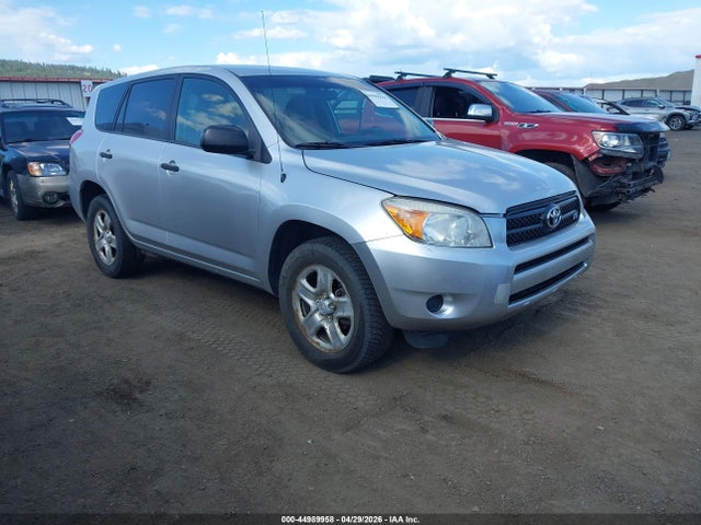 Salvage Toyota RAV4 Image