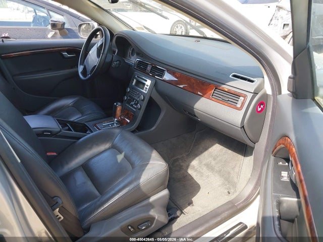 Volvo V70 3.2