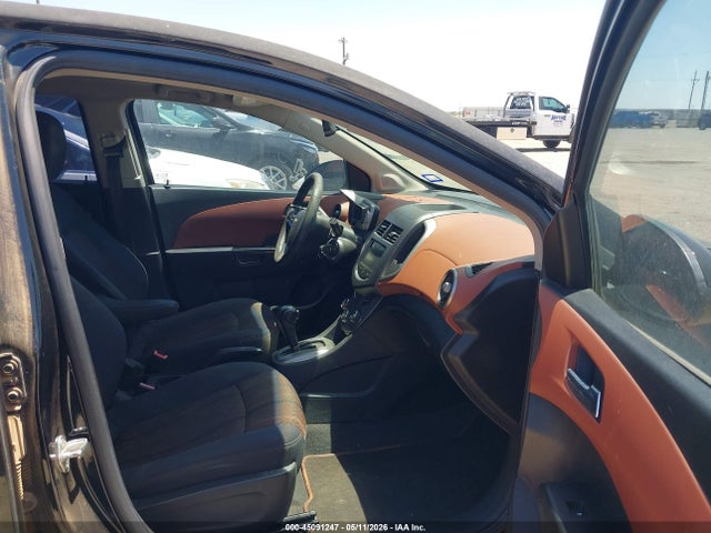 Chevrolet Sonic Lt Auto