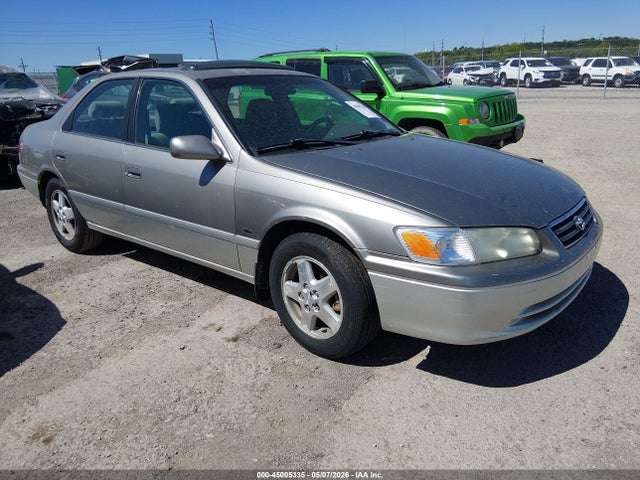 Salvage Toyota Camry Image