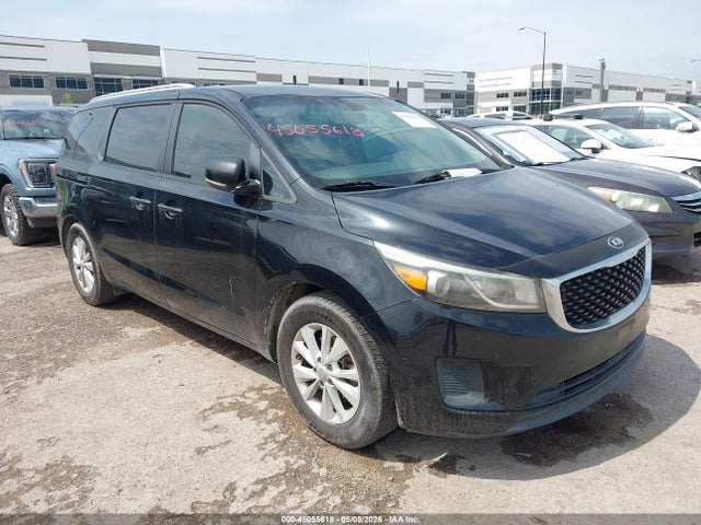 Salvage Kia Sedona Image