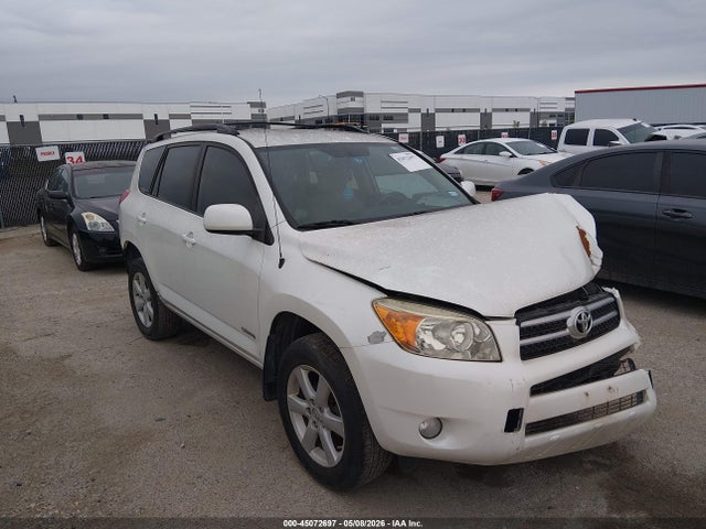 Salvage Toyota RAV4 Image