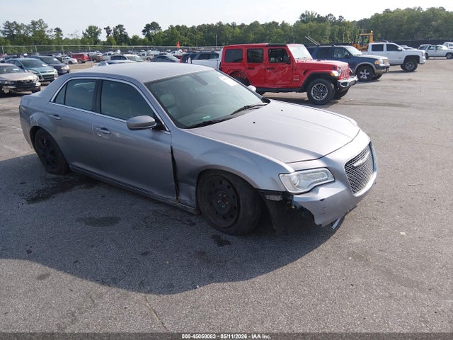 Salvage Chrysler 300 Image