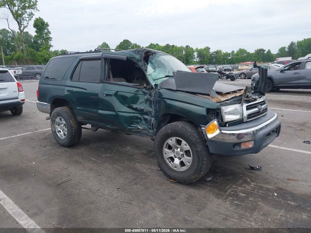Salvage Toyota 4Runner Image