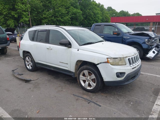 Salvage Jeep Compass Image