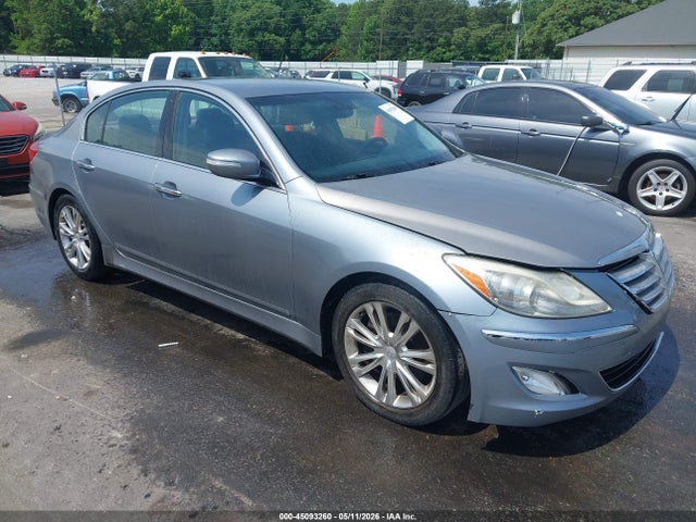 Salvage Hyundai Genesis Image