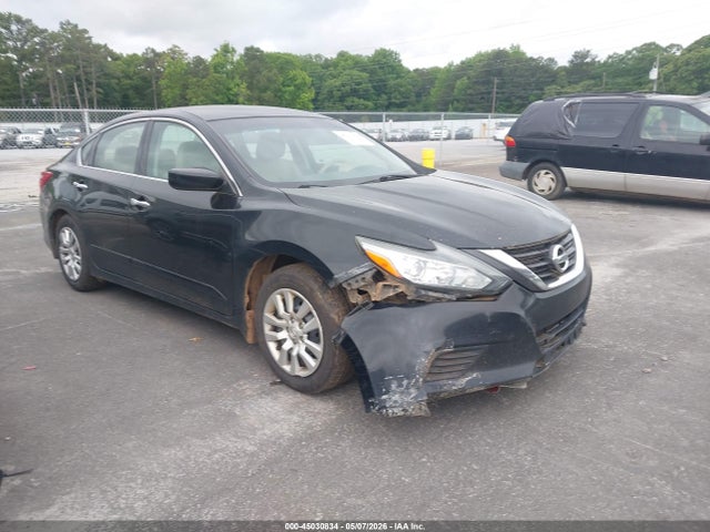 Salvage Nissan Altima Image