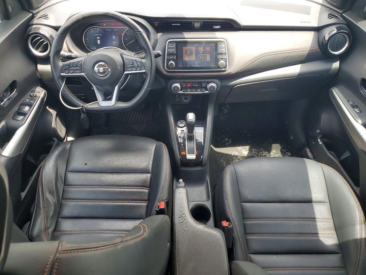 Nissan Kicks Sr