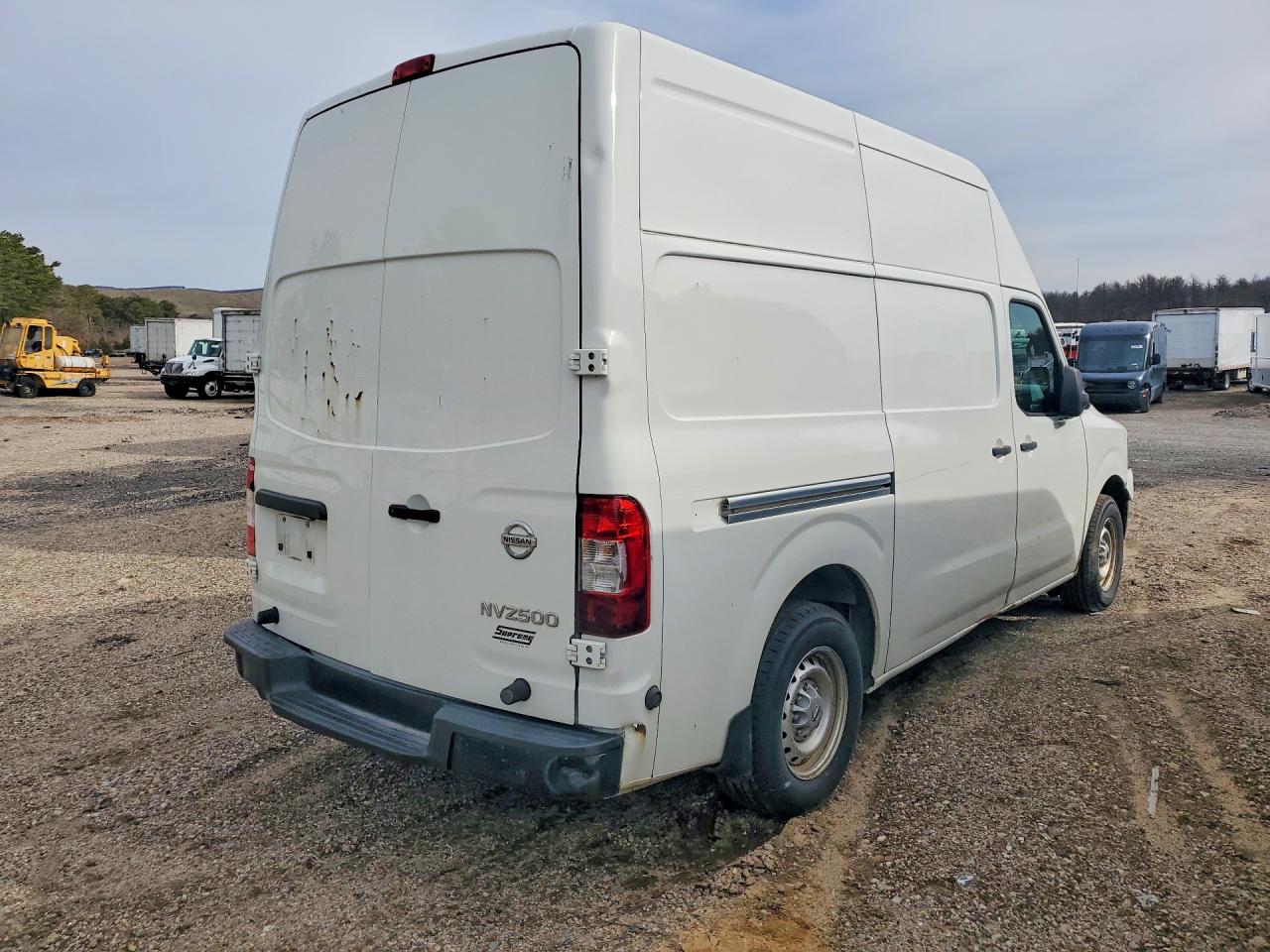 Nissan Nv