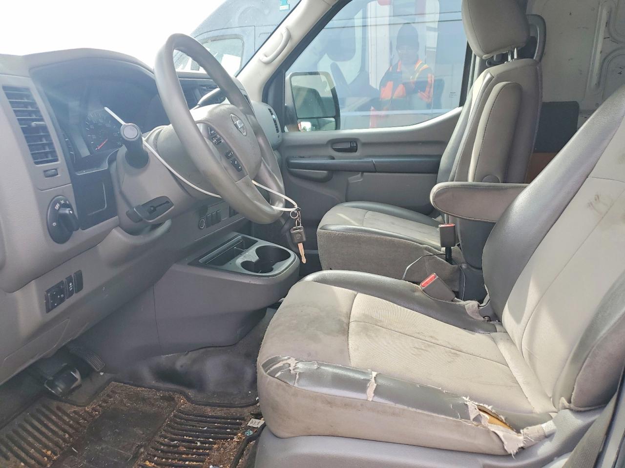 Nissan Nv