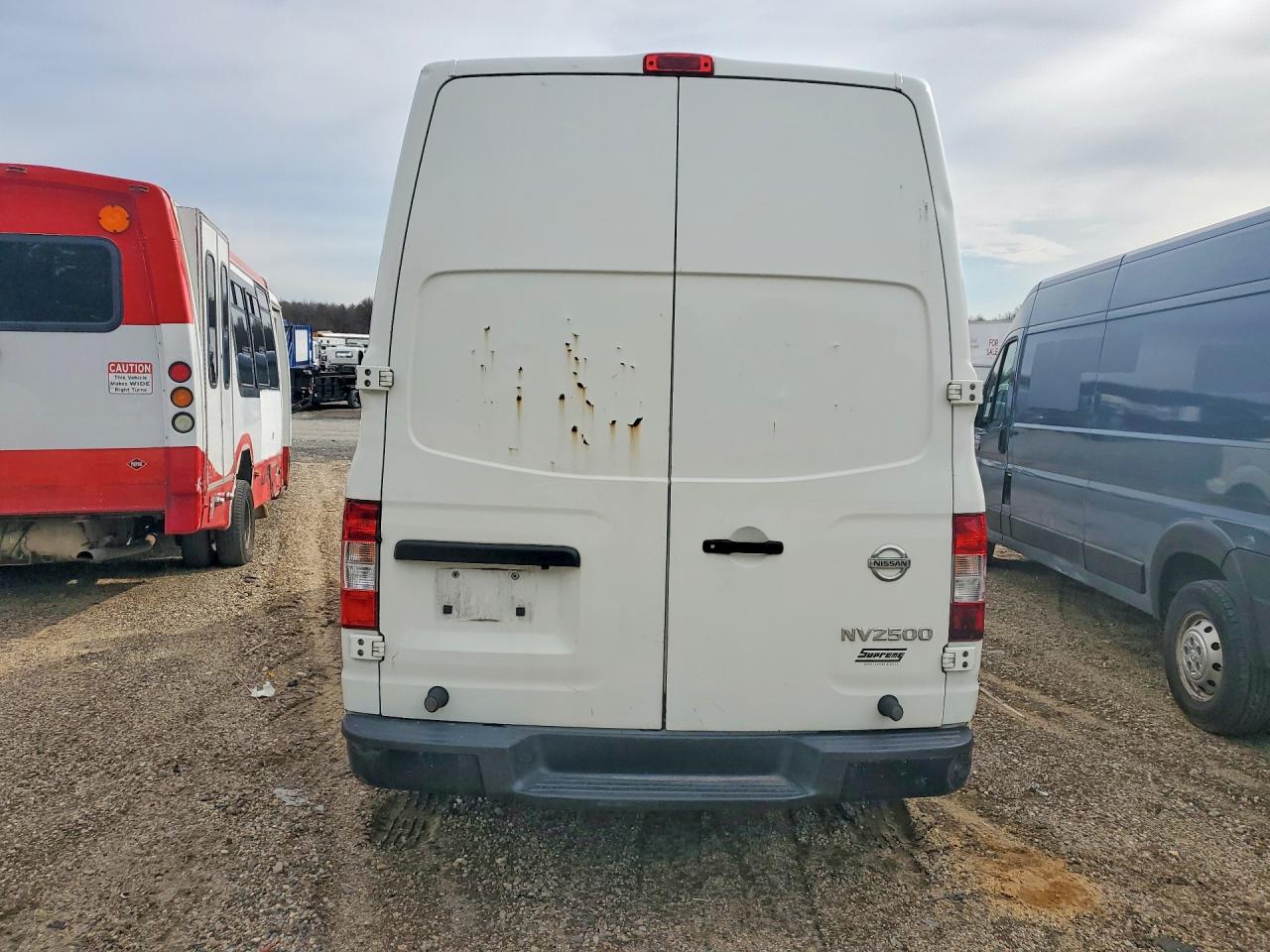 Nissan Nv