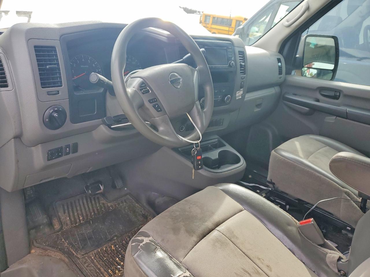 Nissan Nv