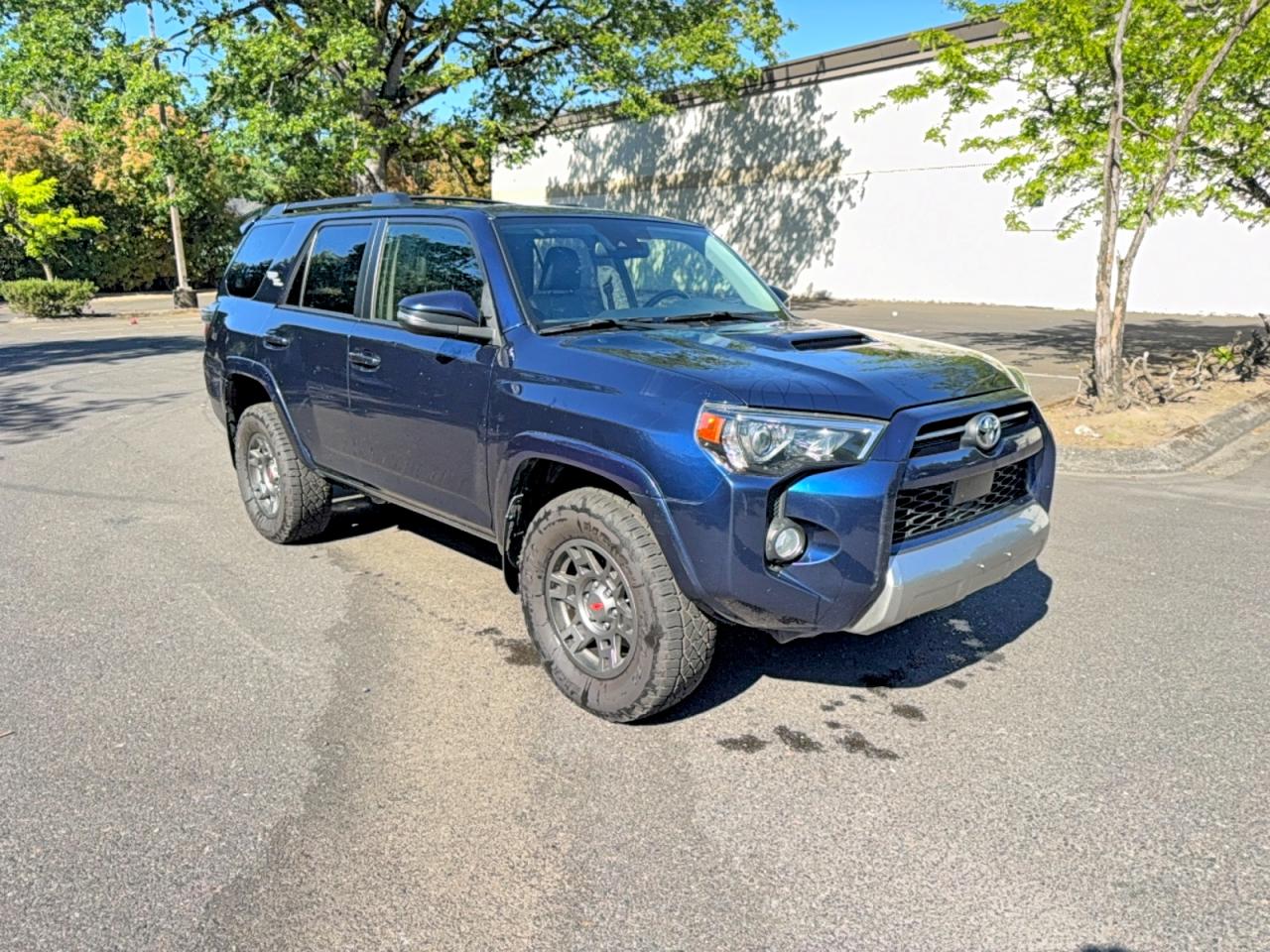 Salvage Toyota 4Runner Image