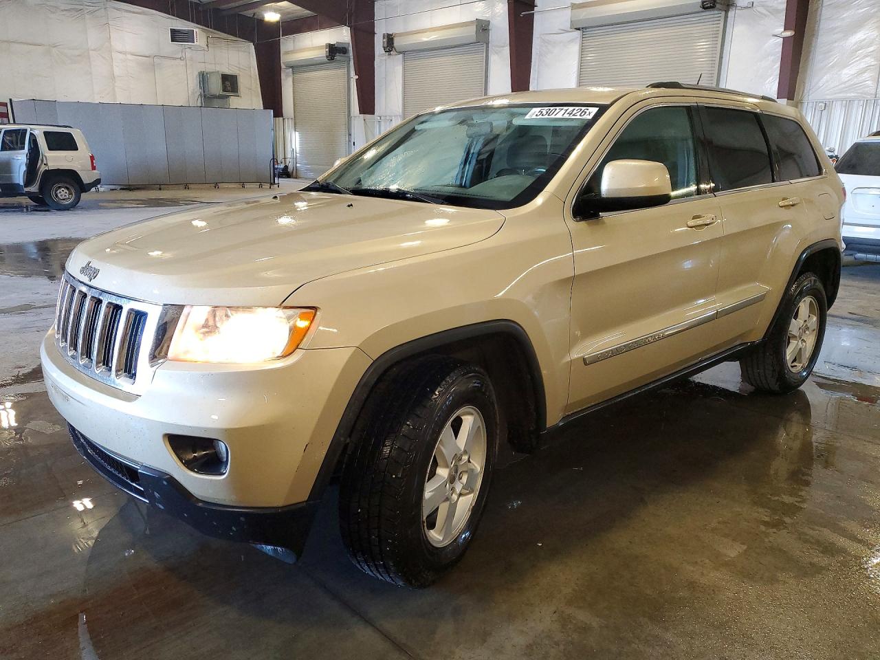Salvage Jeep Cherokee Image
