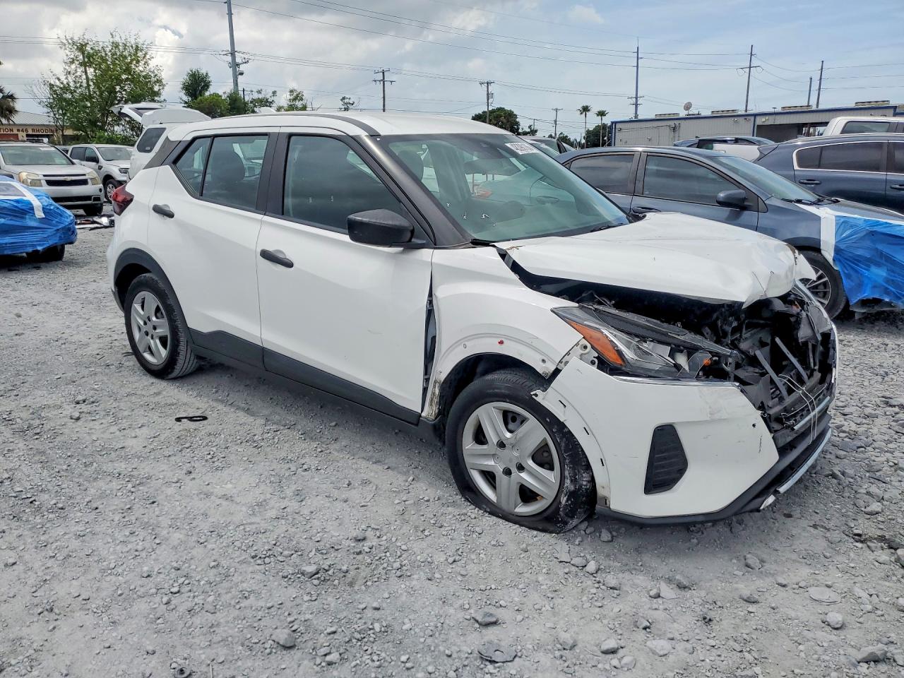Nissan Kicks S