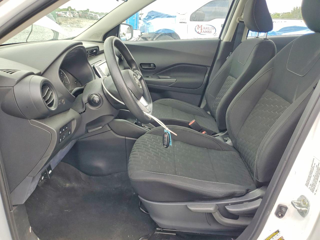 Nissan Kicks S