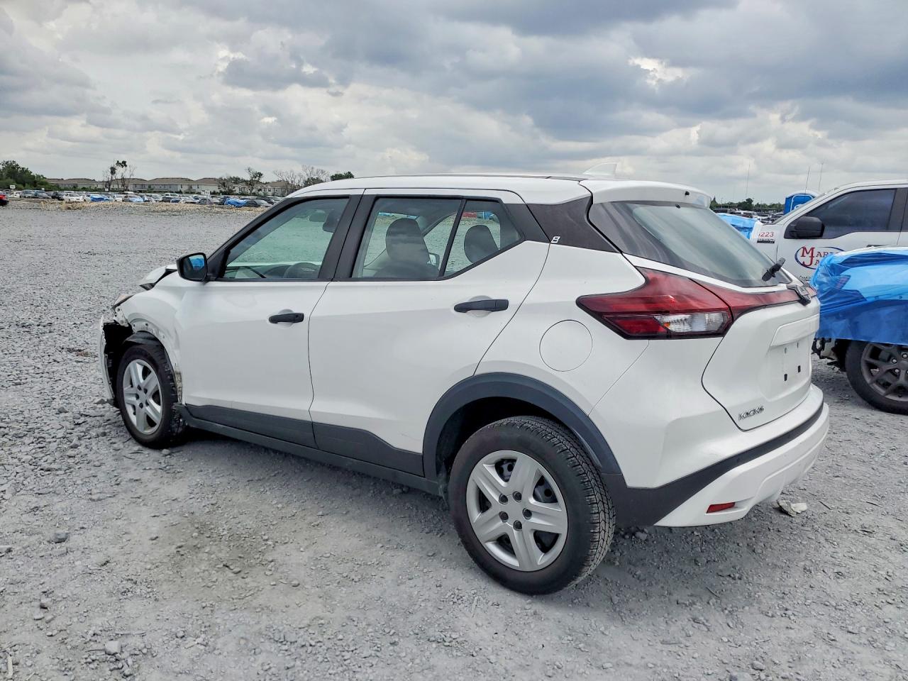 Nissan Kicks S