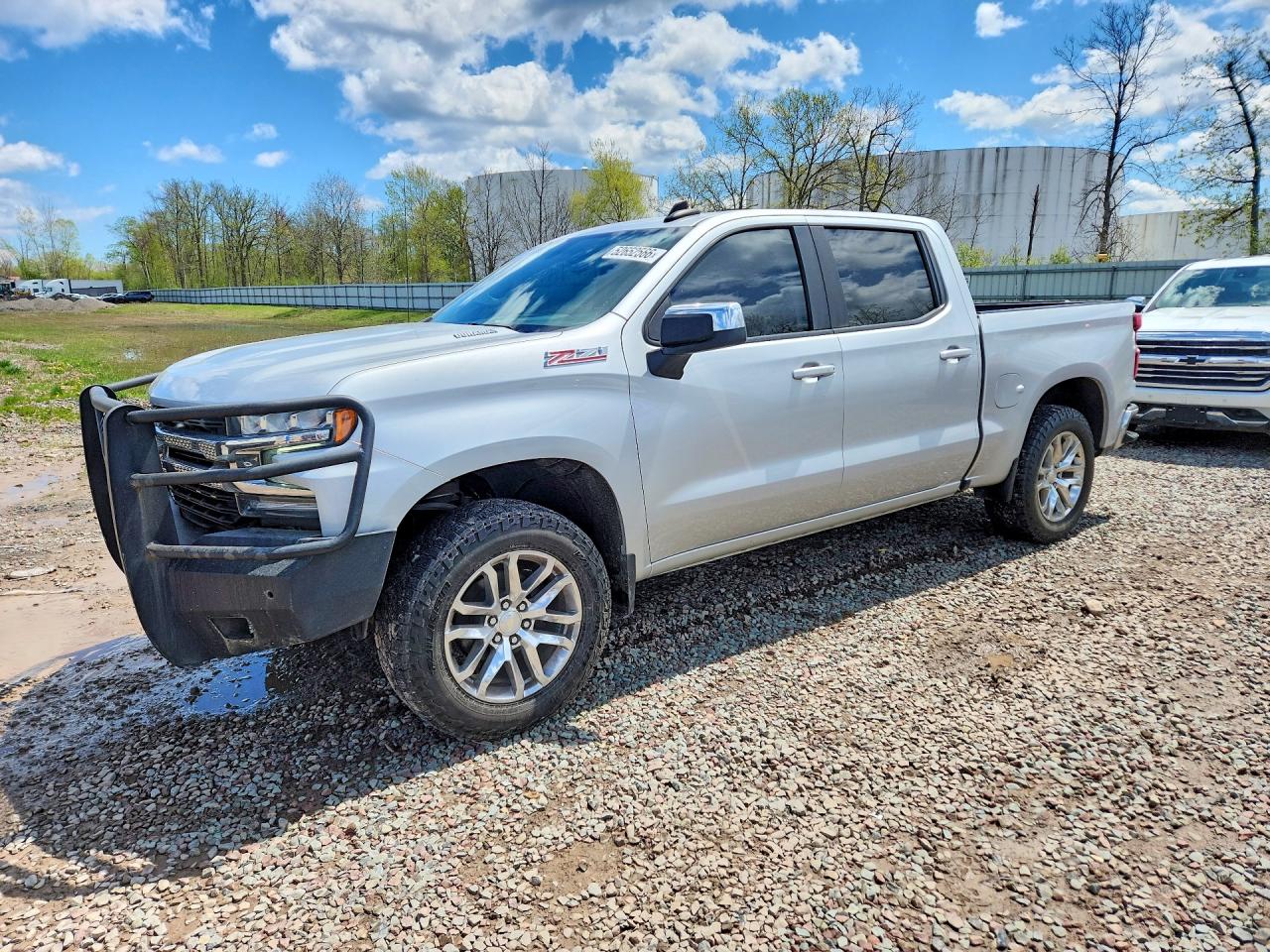 Salvage Chevrolet Silverado Image